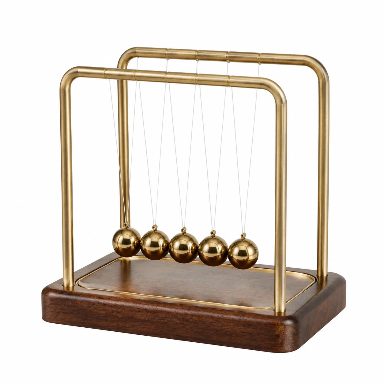 Pendule de Newton en métal doré avec base en bois
